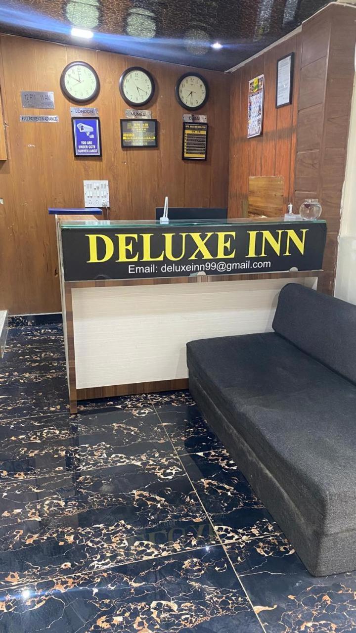 Deluxe Inn - Near Kokilaben Dhirubhai Ambani Hospital Mumbai Exterior photo